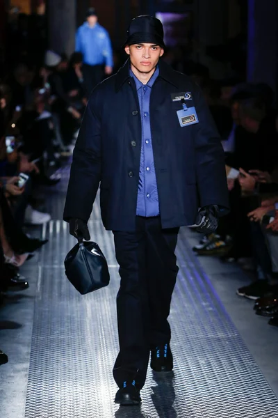 Look 13